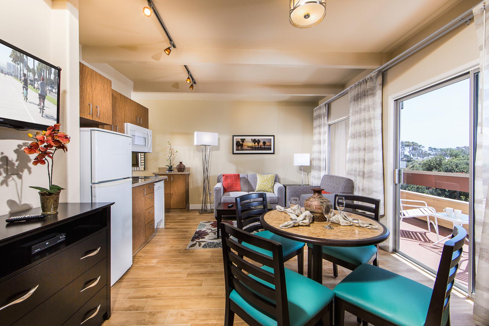A one bedroom unit with a kitchenette at VRI's San Clemente Inn in California.